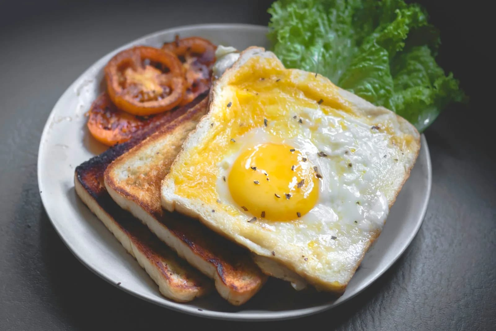 Gedeckter Frühstückstisch